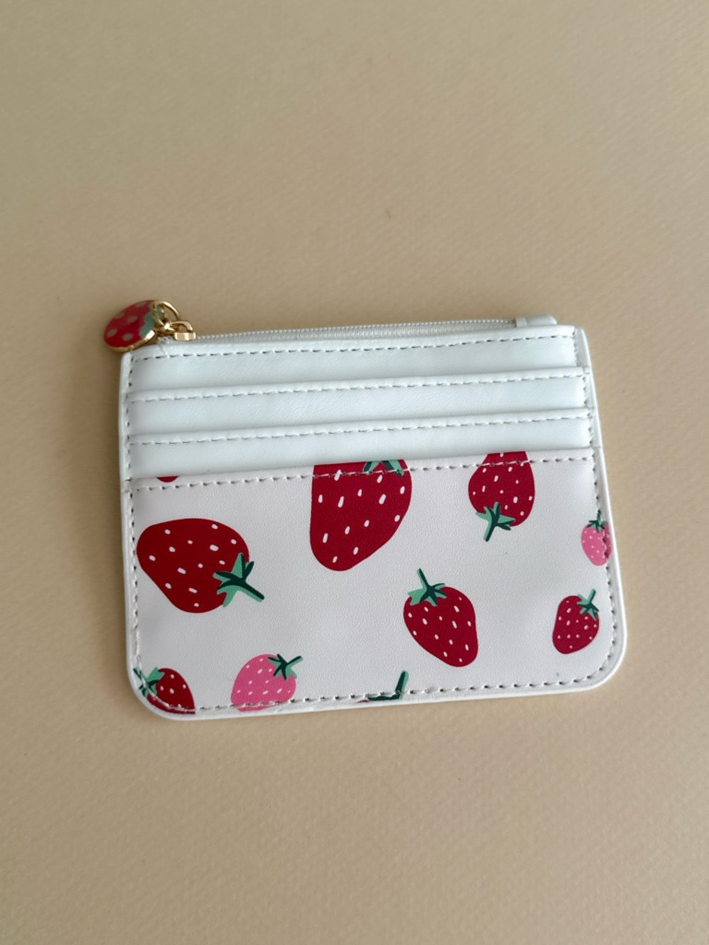 Strawberry Print Card Wallet - White - Picture 5 of 6